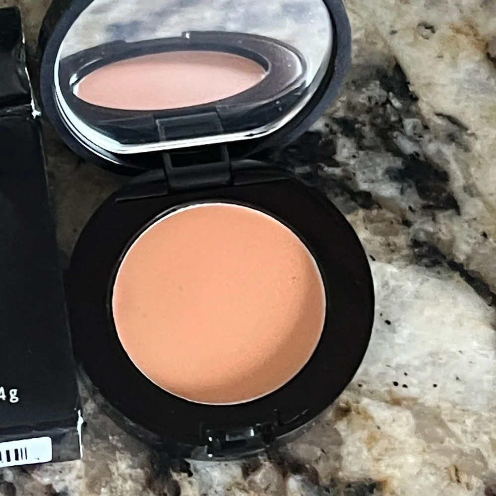 ⚡️🎃Bobbi Brown Corrector Light to Medium Peach